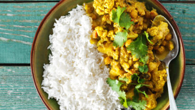 Vegetarische curry met kikkererwten en mango