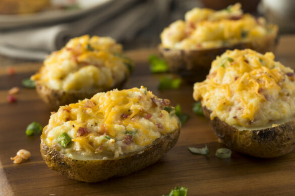 Gevulde aardappels met bacon en kaas