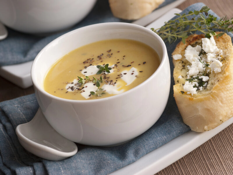 Pastinaaksoep met feta