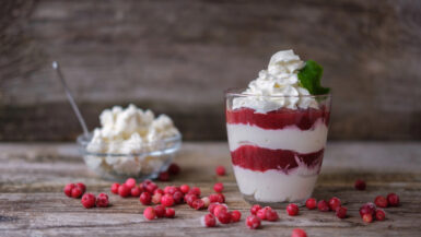 Hangop met cranberrysaus