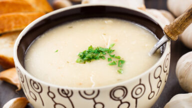 Gepofte knoflooksoep